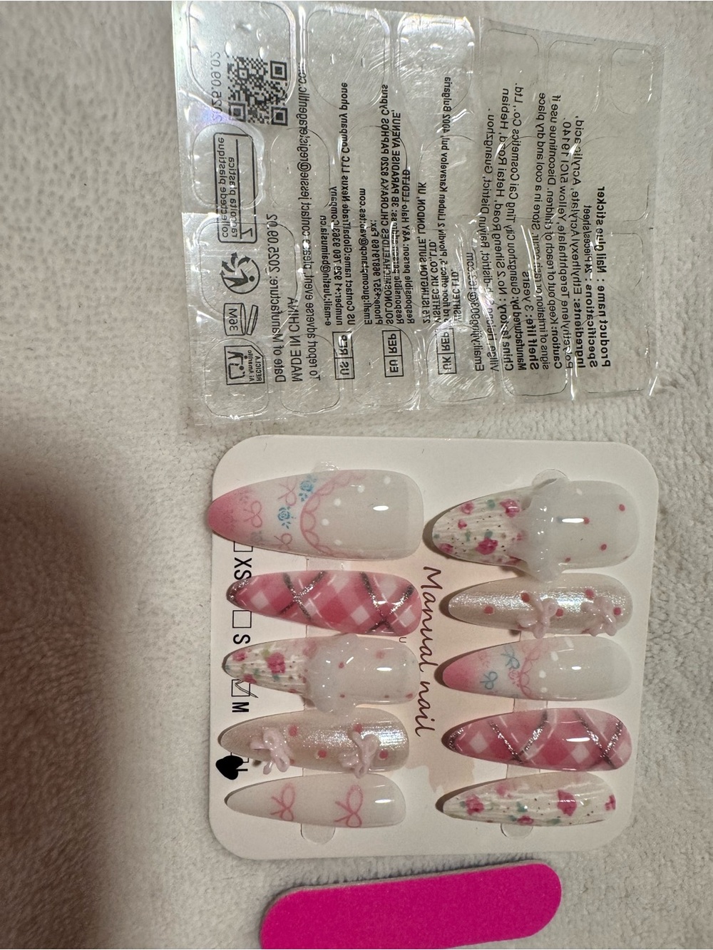 Super cute women’s press on nails - Picture 2 of 2